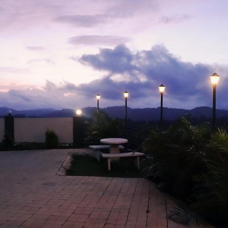 Paadi Holidays Ramakkalmedu Idukki Buitenkant foto
