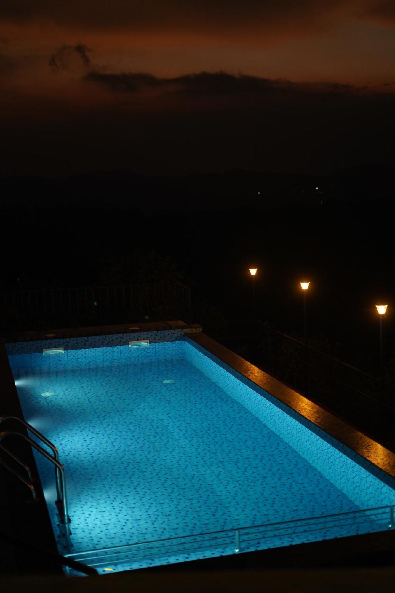 Paadi Holidays Ramakkalmedu Idukki Buitenkant foto